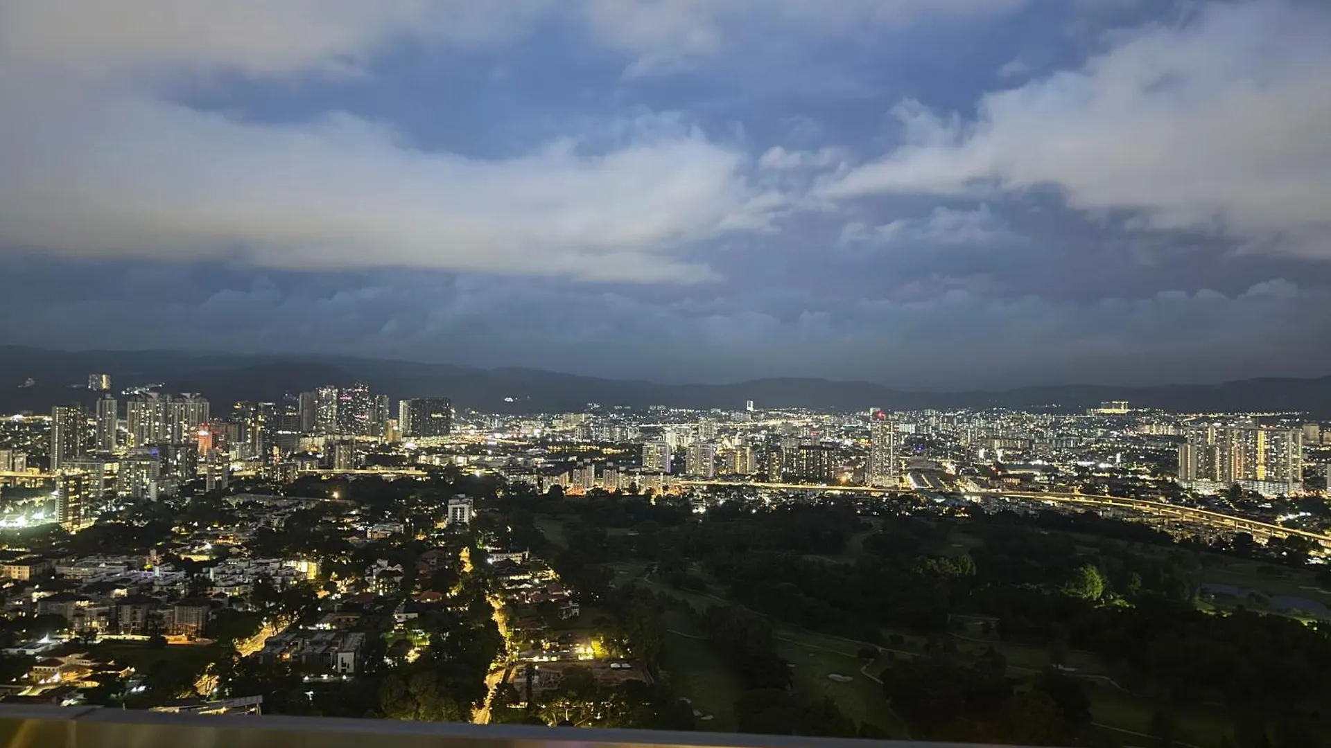 Eaton Sky Residences Klcc Kuala Lumpur