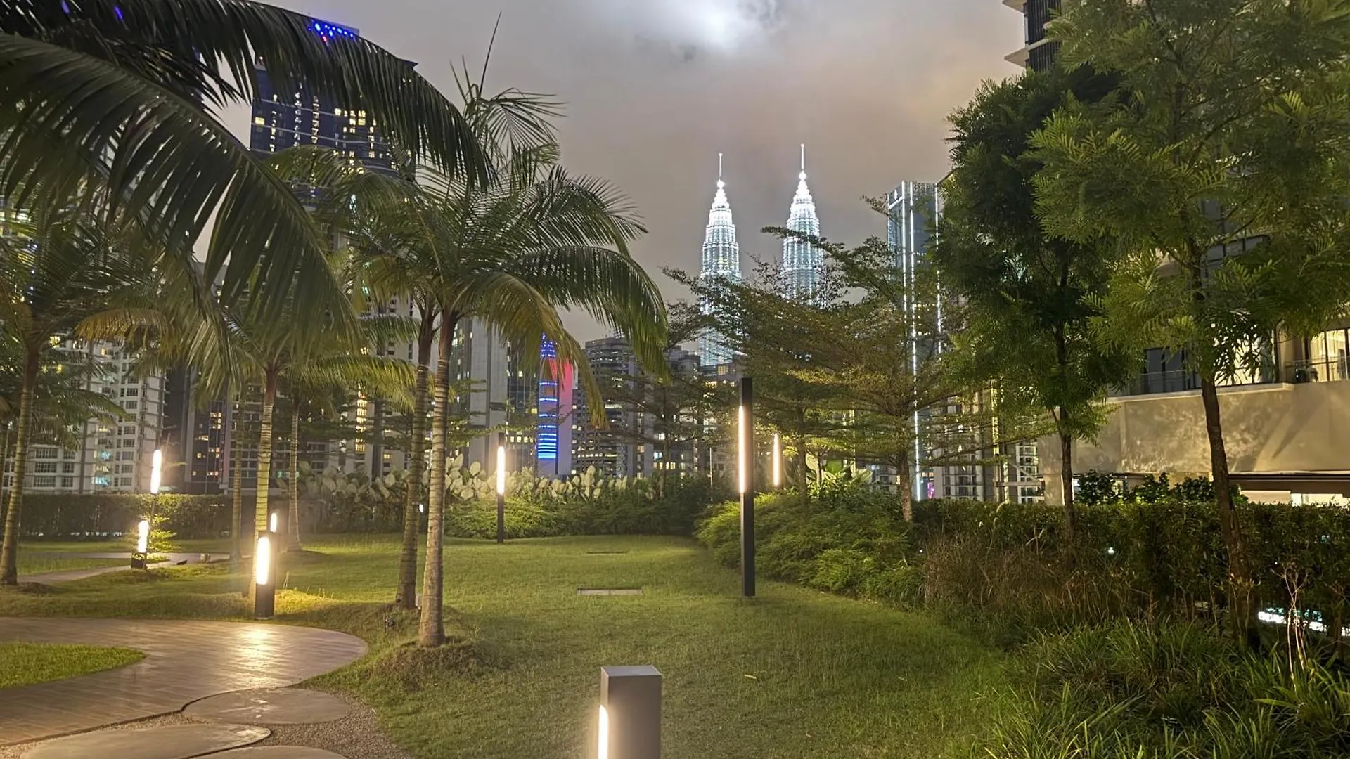 Eaton Sky Residences Klcc Kuala Lumpur Malaysia