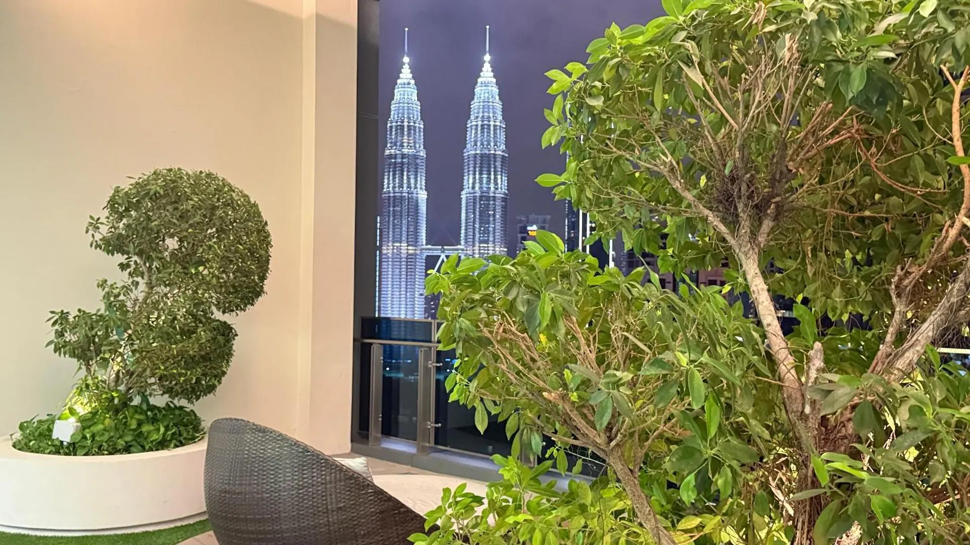 Eaton Sky Residences Klcc Kuala Lumpur Malaysia