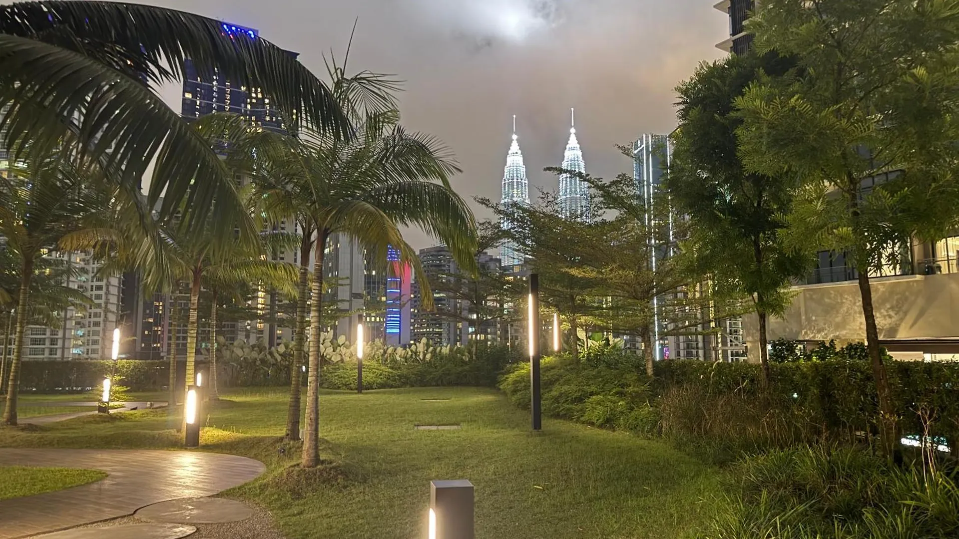 Apartment Eaton Sky Residences Klcc Kuala Lumpur Malaysia