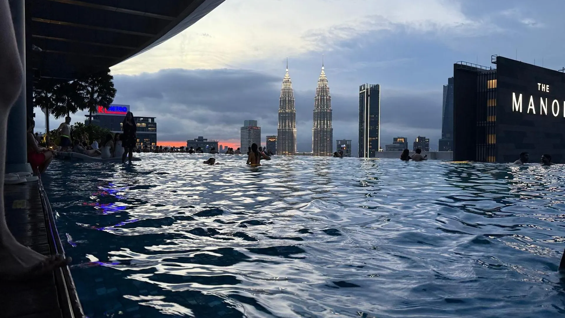 Apartment Eaton Sky Residences Klcc Kuala Lumpur Malaysia